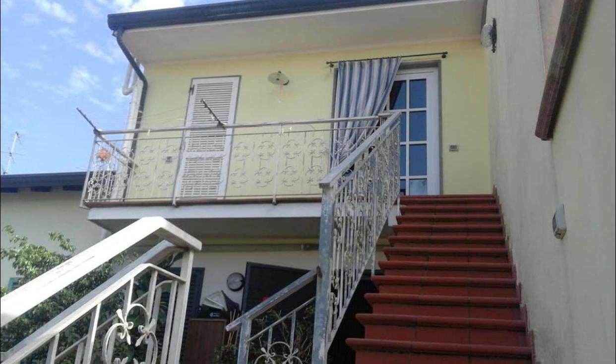 Splendida E Incantevole Casa A Due Passi Dal Mare Viareggio Exterior foto