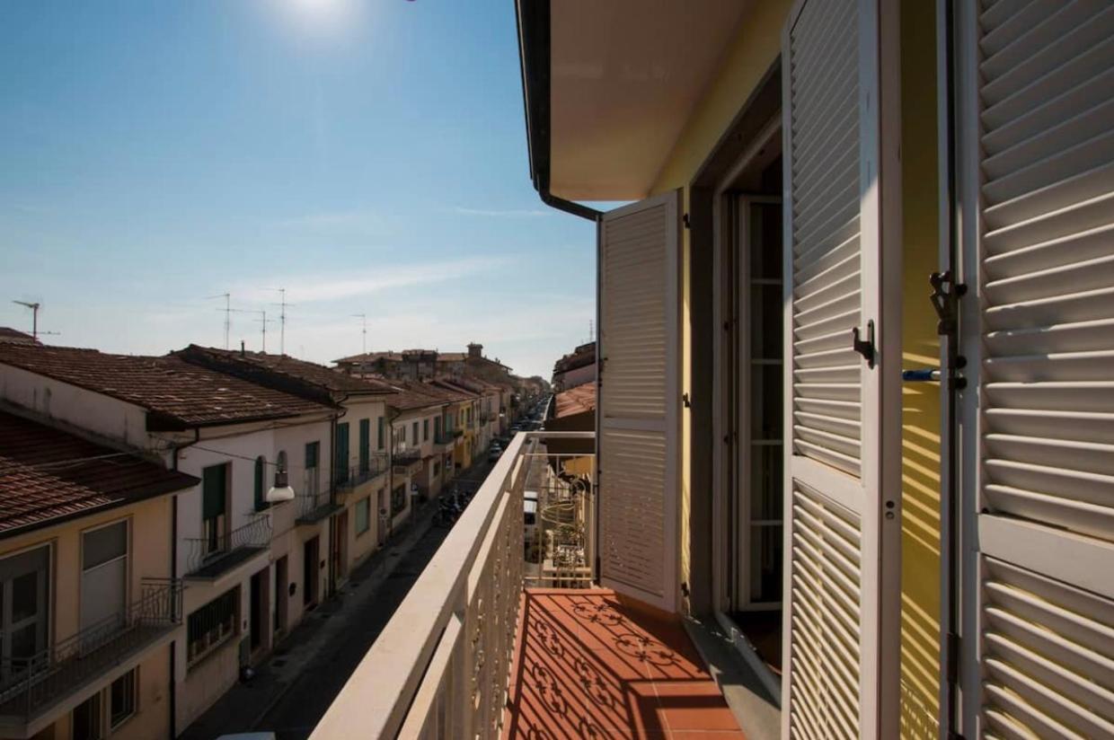Splendida E Incantevole Casa A Due Passi Dal Mare Viareggio Exterior foto